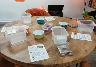 Christine Bonnat, cueilleuse-herboriste - préparation atelier d'herboristerie