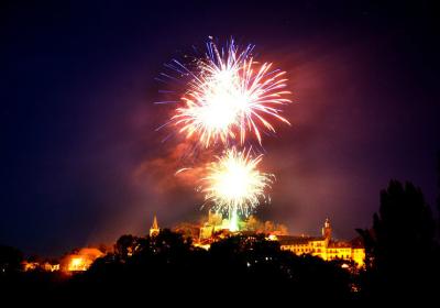 Seyne les Alpes fête le 14 Juillet dans la rue - Feu d'artifice