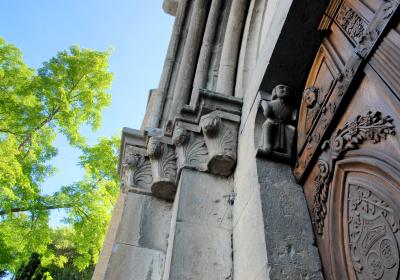 Journées du Patrimoine de Pays & des Moulins - Eglise ND de Nazareth à Seyne, Porte d'entrée de l'église
