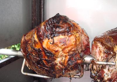 Jambon à la broche à Chabanon_Selonnet - Jambon à la broche