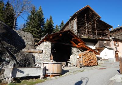 Découverte des bâtiments de Molines Village_Molines-en-Queyras