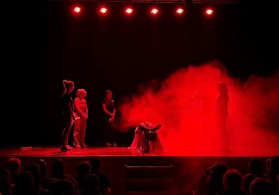 Spectacle de fin d'année de l'École Artistique de l'Ubaye - Théâtre - Spectacle de fin d'année de l'École Artistique de l'Ubaye - Théâtre