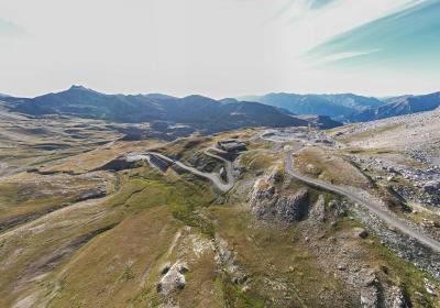 Les Alpianistes - Jausiers - Casernes de Restefond sur le col de la Bonette