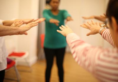 Sophrologie et mouvement au Café des Arts_Montclar - Sophrologie