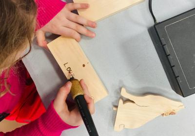 Atelier découverte pyrogravure et déco sur bois_Méolans-Revel