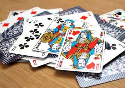 Soirée jeux de cartes au Séréna café - Jeux de cartes