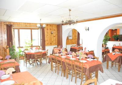 Chez Le Poète - Salle de Restaurant