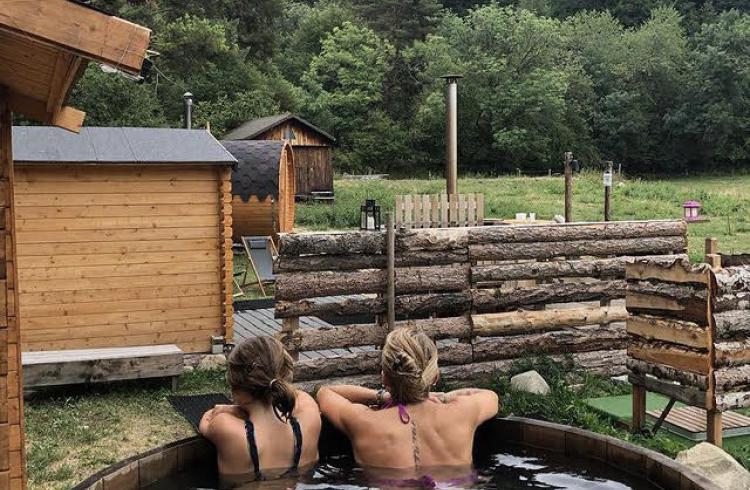 Les bains des bois - duo mère/fille