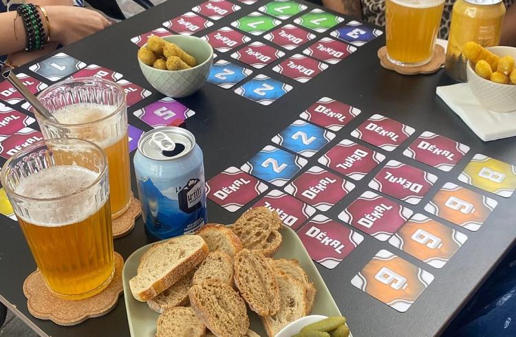 a-l-heure-de-l-apero.jpg - A l'heure de l'apero - Le Colibri Ludique EMBRUN