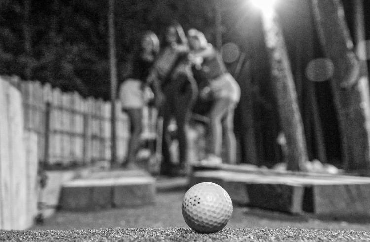World_mini_golf_Montclar - Mini golf nocturne