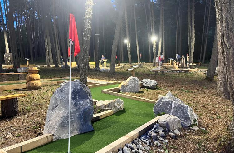 World_mini_golf_Montclar - mini golf nocturne