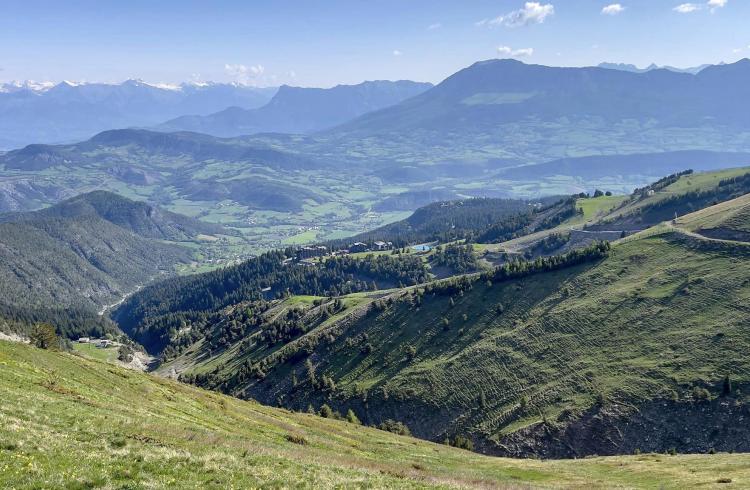 L'Art en Pistes - Sentier artistique et participatif à Chabanon - Vue de la station de Chabanon
