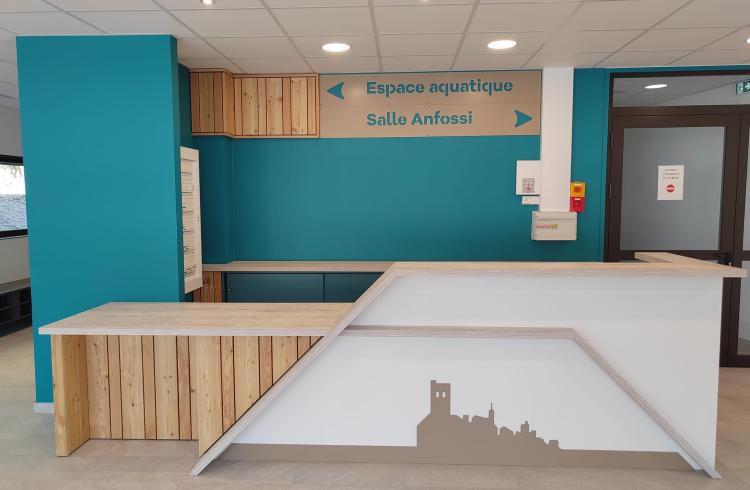 Piscine de Seyne - Entrée intérieure