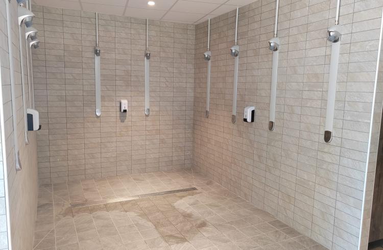 Piscine de Seyne - Douches