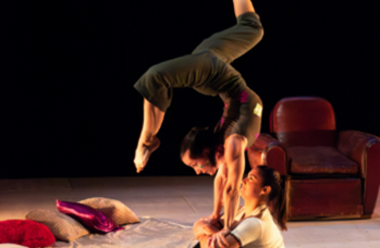 Spectacle de cirque  "Même pas malle"_Embrun