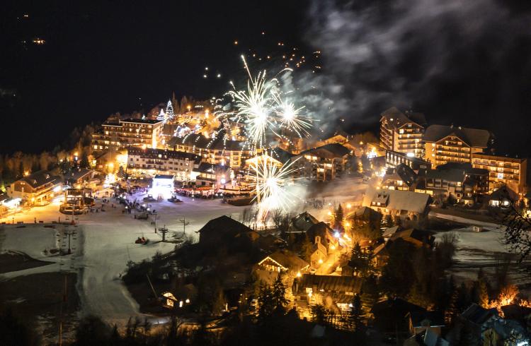 Descente aux flambeaux et feu d'artifice au Sauze - Descente aux flambeaux et feu d'artifice au Sauze