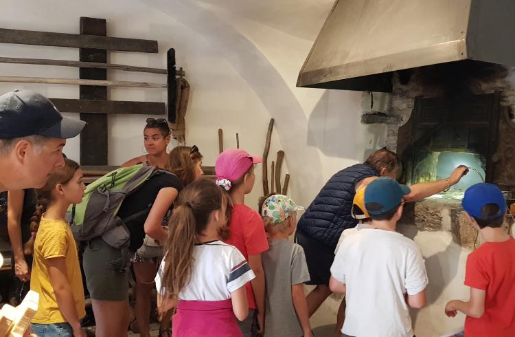 Enquête animée : L'armoire aux 8 serrures_Château-Ville-Vieille