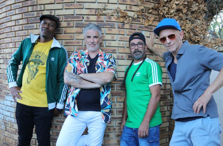 Les concerts du samedi avec un concert sur l'eau "Oaï Star"_Embrun