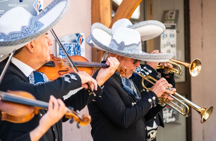 Mariachi Tierra Querida - Fêtes Latino-Mexicaines de Barcelonnette - Mariachi Tierra Querida - Fêtes Latino-Mexicaines de Barcelonnette