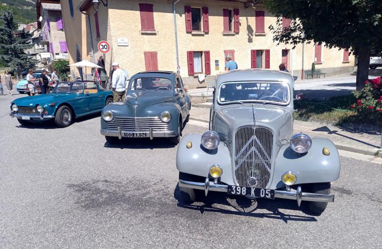 Rassemblement motos et autos anciennes les Déjantés d'Ubaye - La Condamine-Châtelard