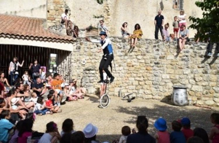 Spectacles  clown interactif  : "ça swing"_Embrun