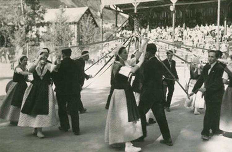 Exposition "Réjouissance ! Fêtes et spectacles dans les Hautes-Alpes"_Embrun