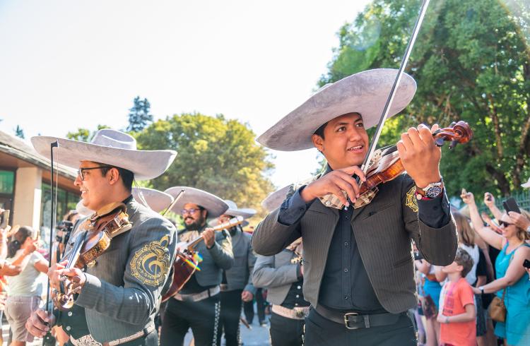 Mariachi Tierra Querida - Mariachi Tierra Querida
