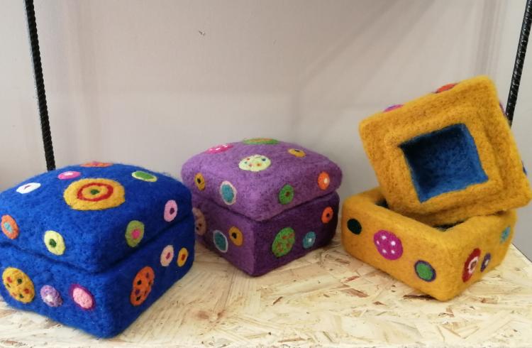 atelier laine feutrée EMBRUN - atelier laine feutrée EMBRUN