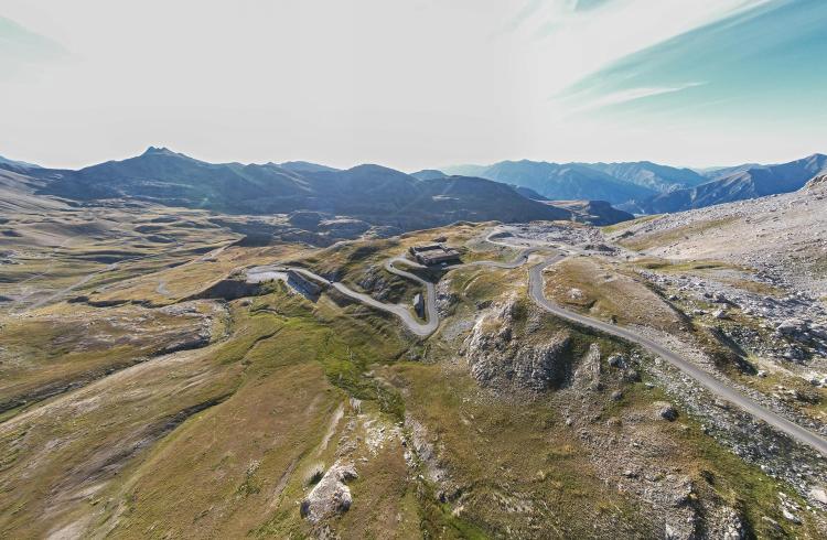 Les Alpianistes - Jausiers - Casernes de Restefond sur le col de la Bonette