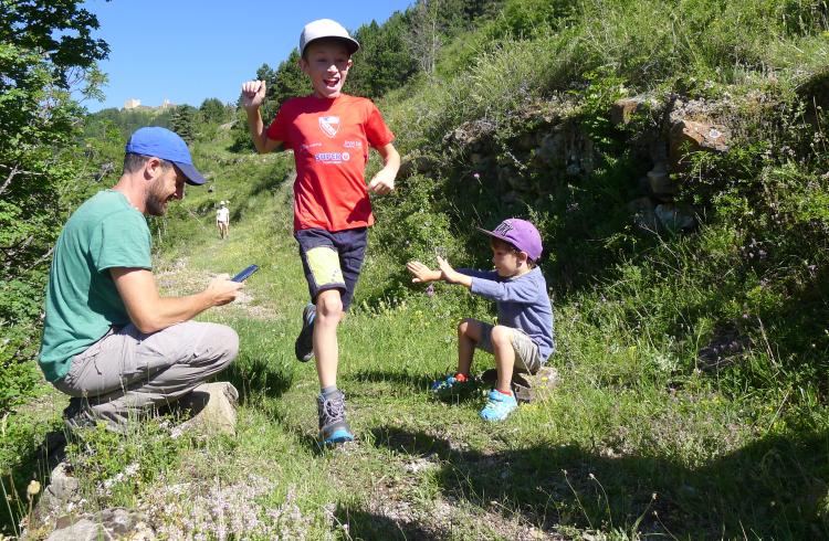 Les petits explorateurs et les terrasses d'Hercule_Réallon