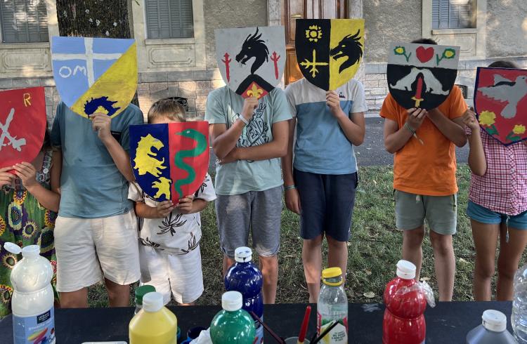 Atelier 6 - 12 ans : A vos boucliers chevaliers_Château-Ville-Vieille - Atelier 6 - 12 ans : A vos boucliers chevaliers_Château-Ville-Vieille