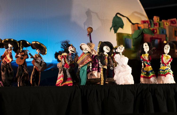 Spectacle de marionnettes ¡Fiesta ! de los muertos - Fête des Morts_Jausiers