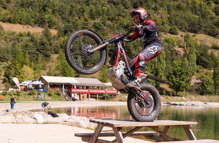 Démonstration de moto trial_Barcelonnette