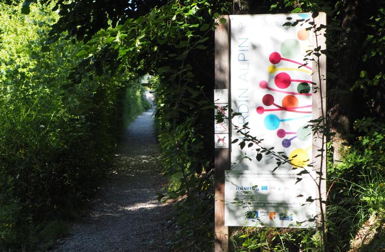 c - Entrée du jardin alpin de Gap-Charance et lieu de rendez-vous