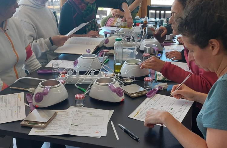 Atelier confection d'un baume souplesse articulaire_Seyne - Atelier confection d'un baume