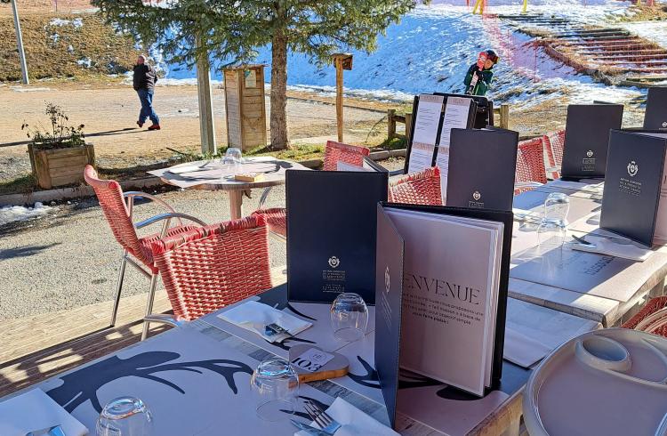 Hôtel-Restaurant Espace - terrasse centre piétonnier