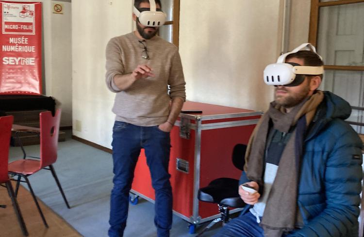 Micro-folie à Seyne_Seyne - Casque de réalité virtuelle