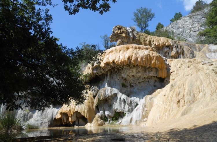 Fontaine Pétrifiante, Réotier