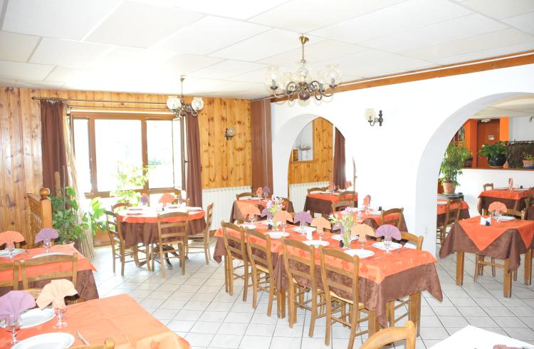 Chez Le Poète - Salle de Restaurant