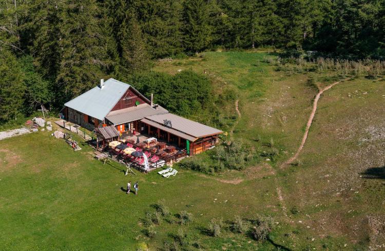 Restaurant Les Clapeiries - Vu du télésiège en été