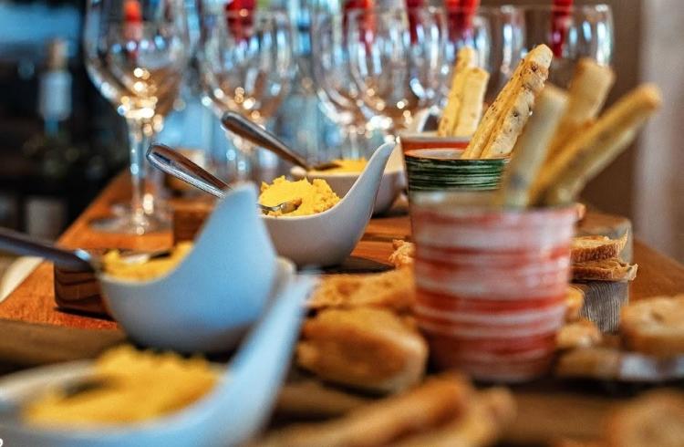 Les Alisiers_Montclar - table
