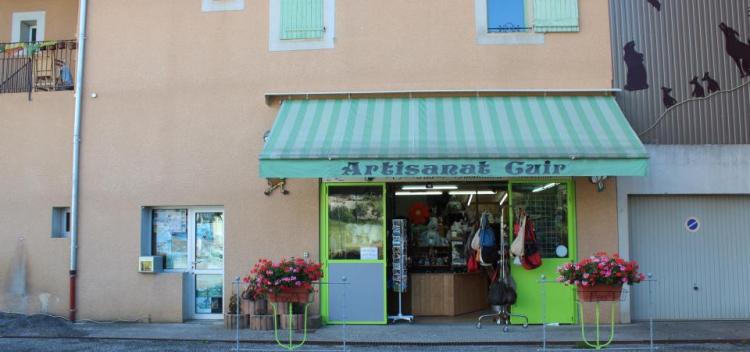 Fabrication d'articles en cuir (sacs à main, ceintures, bijoux, etc...)